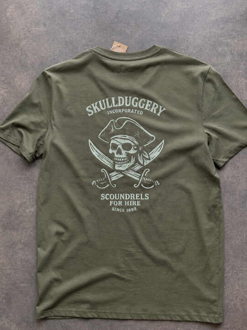 Skullduggery Scoundrels t-shirt in Organic Khaki