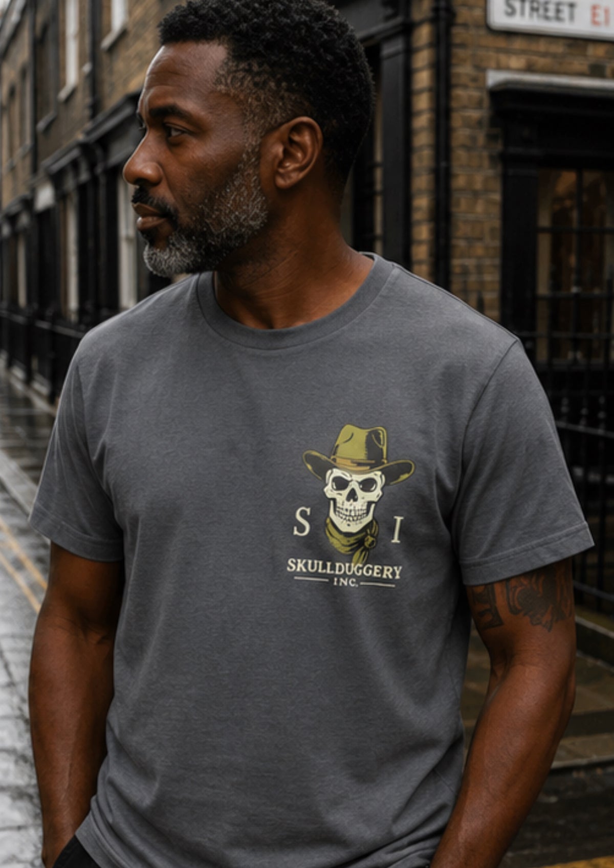 Skullduggery gunslinger t-shirt in iron grey
