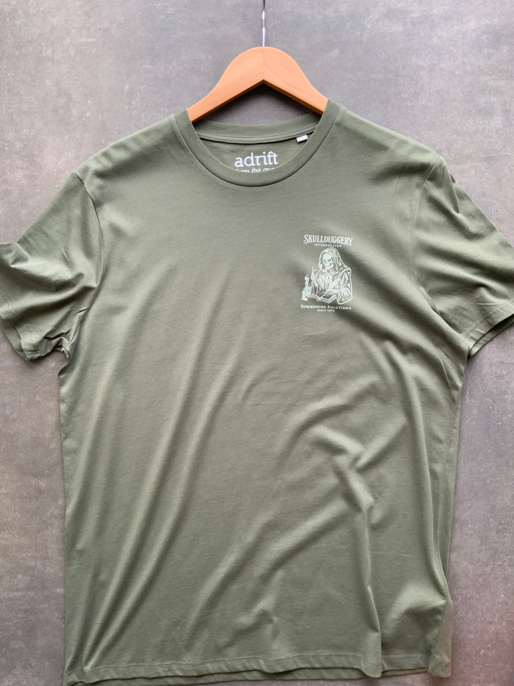 Skullduggery Solutions t-shirt in organic khaki