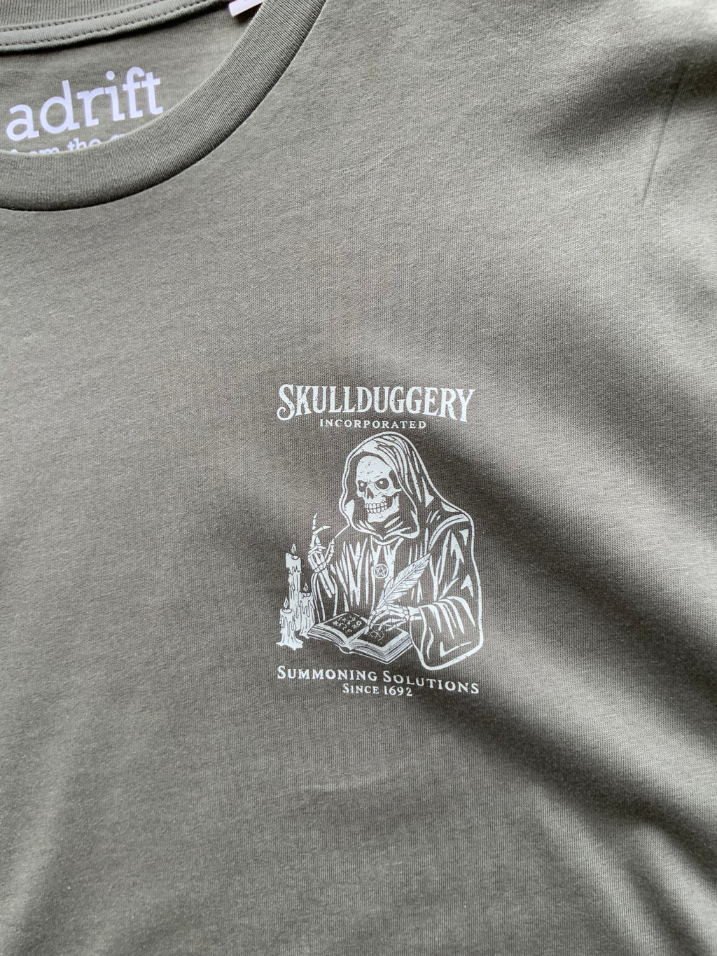 Skullduggery Solutions t-shirt in organic khaki