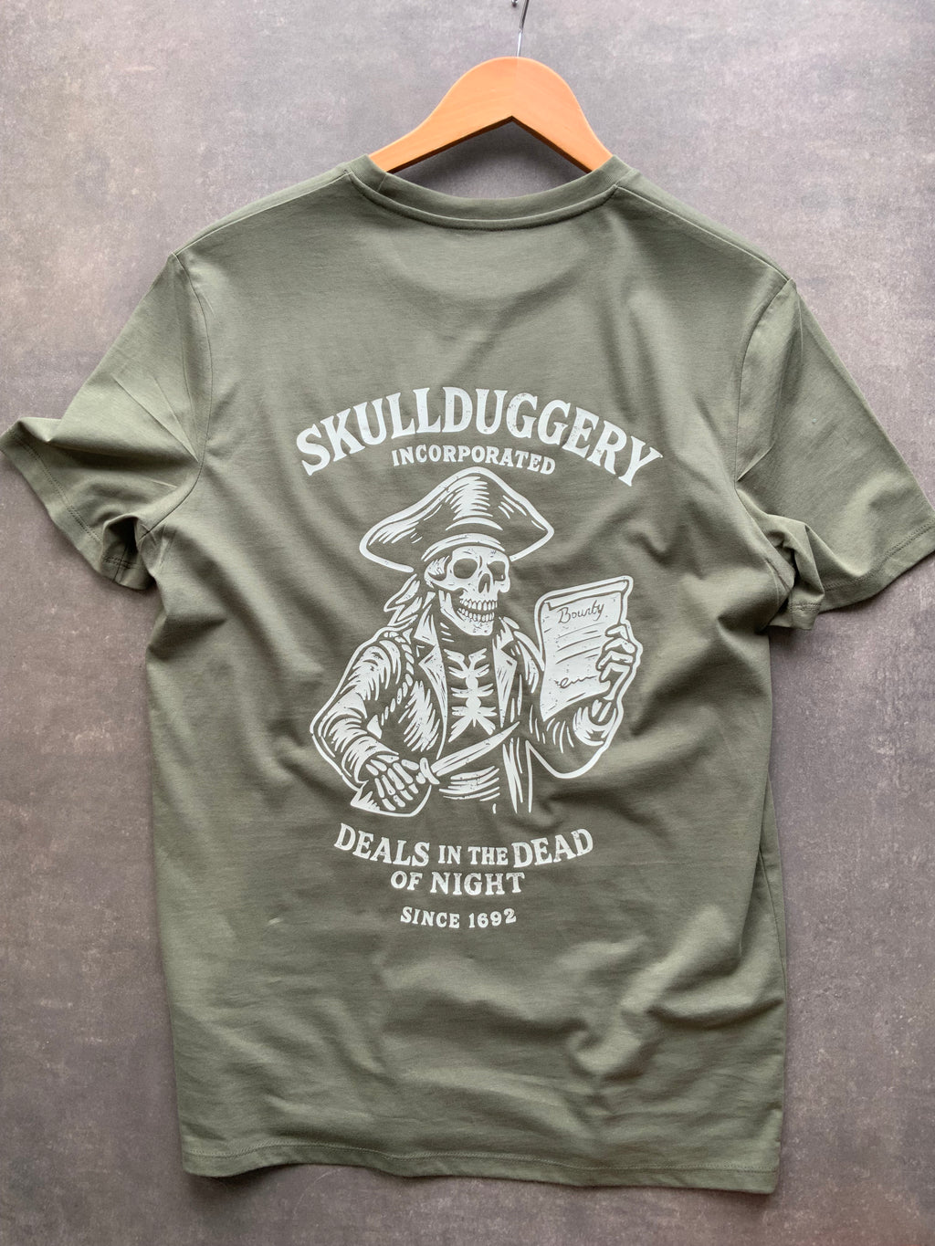 Skullduggery Deals t-shirt in Organic Khaki