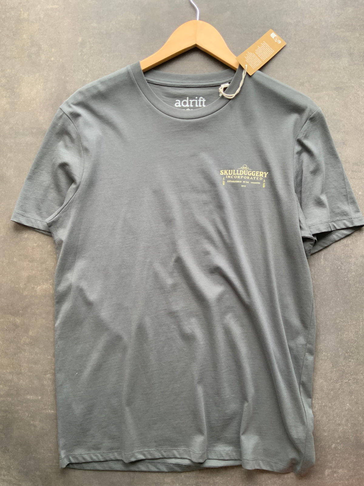 Skullduggery Logo t-shirt in iron grey
